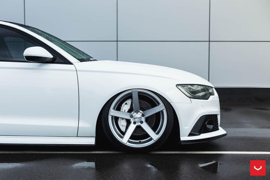 Детали экстерьера Audi S6 Sedan on Vossen Wheels (CV3R) 2017 года  (фото 9 из 16)